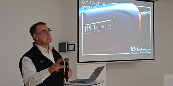 Hst journal - luft- und raumfahrt weltweit - ein interview - - hs-technik